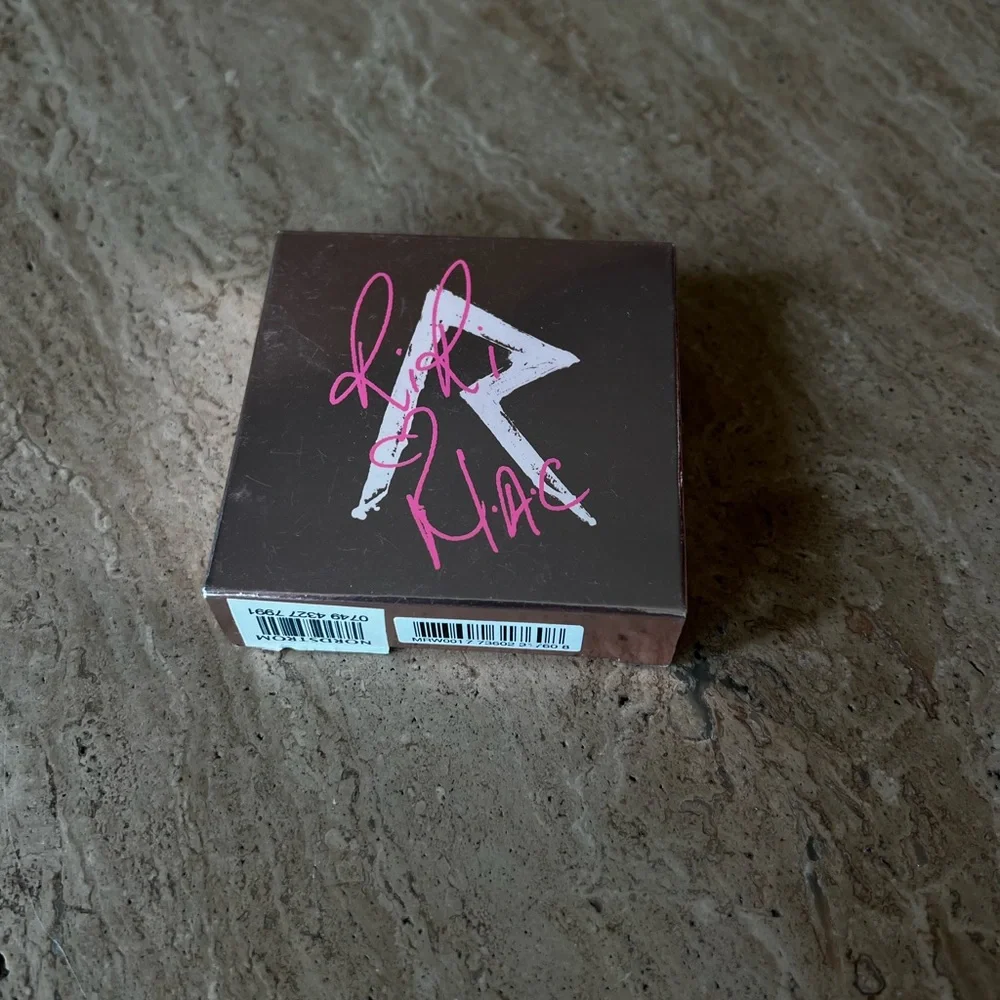 MAC Cosmetics riri limited